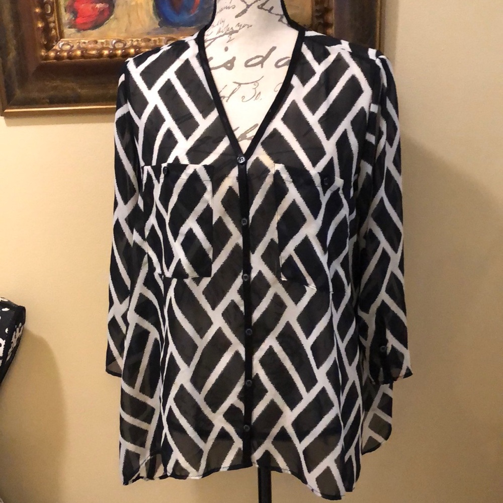 Mesmerize Abstract sheer button-down & sleeves V-neck front pockets top